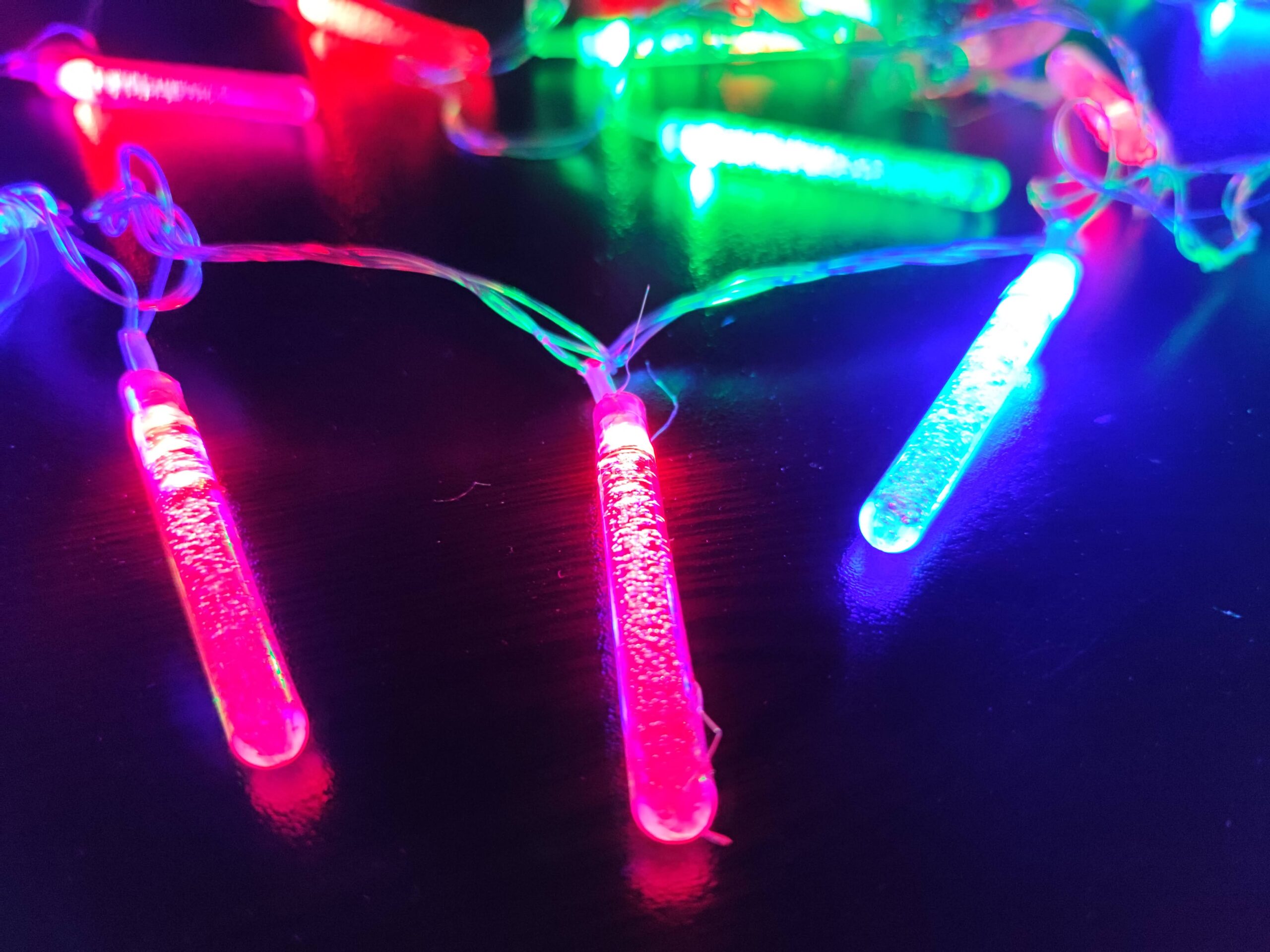 IMG 20211115 181017 scaled МНОГОЦВЕТНИ LED КОЛЕДНИ ЛАМПИЧКИ - ЛЕДЧЕ Многоцветни LED коледни лампички- ледче