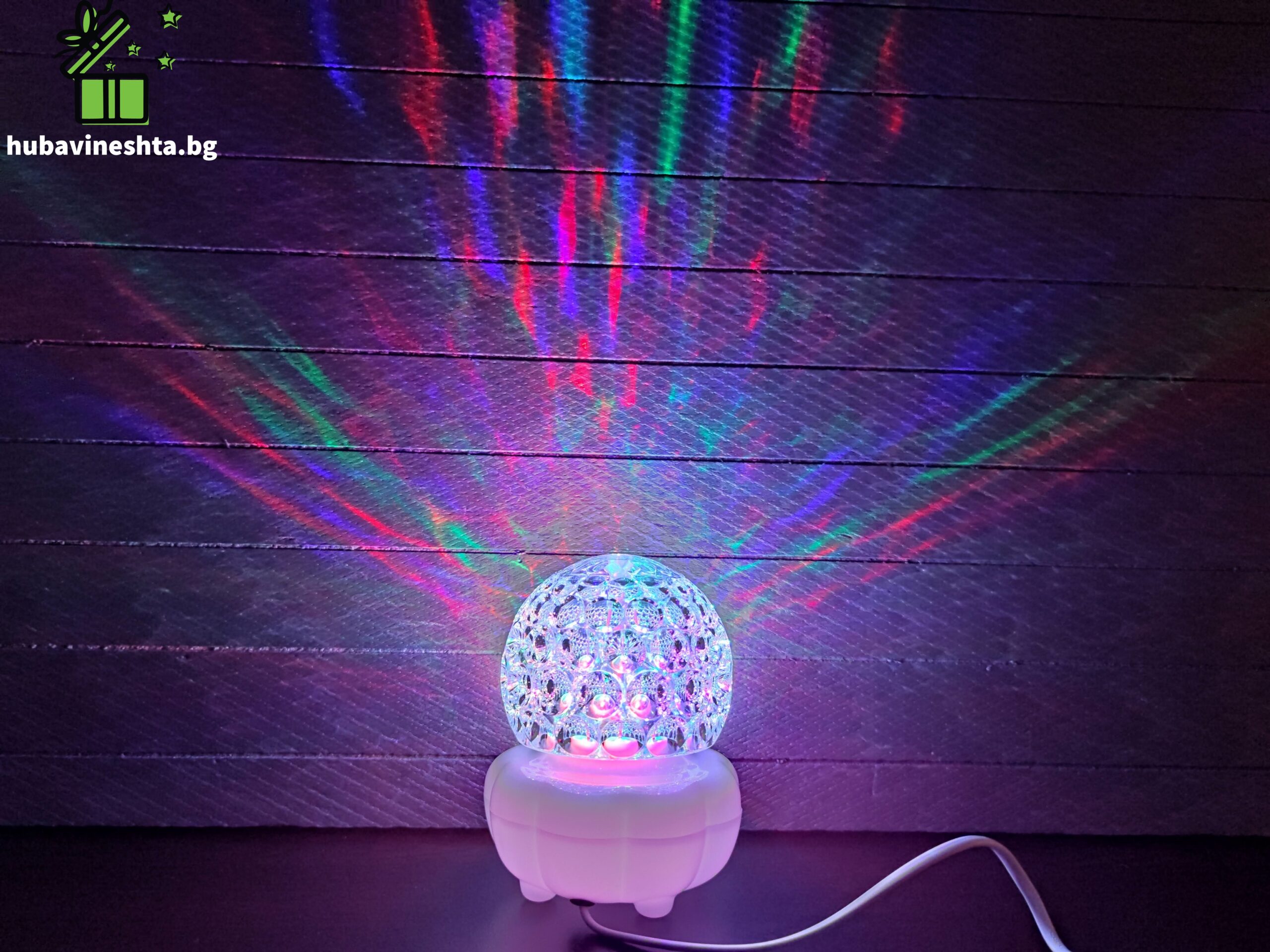диско топка.1 scaled ВЪРТЯЩА СЕ LED ДИСКО ТОПКА Въртяща се LED диско топка в три цвята