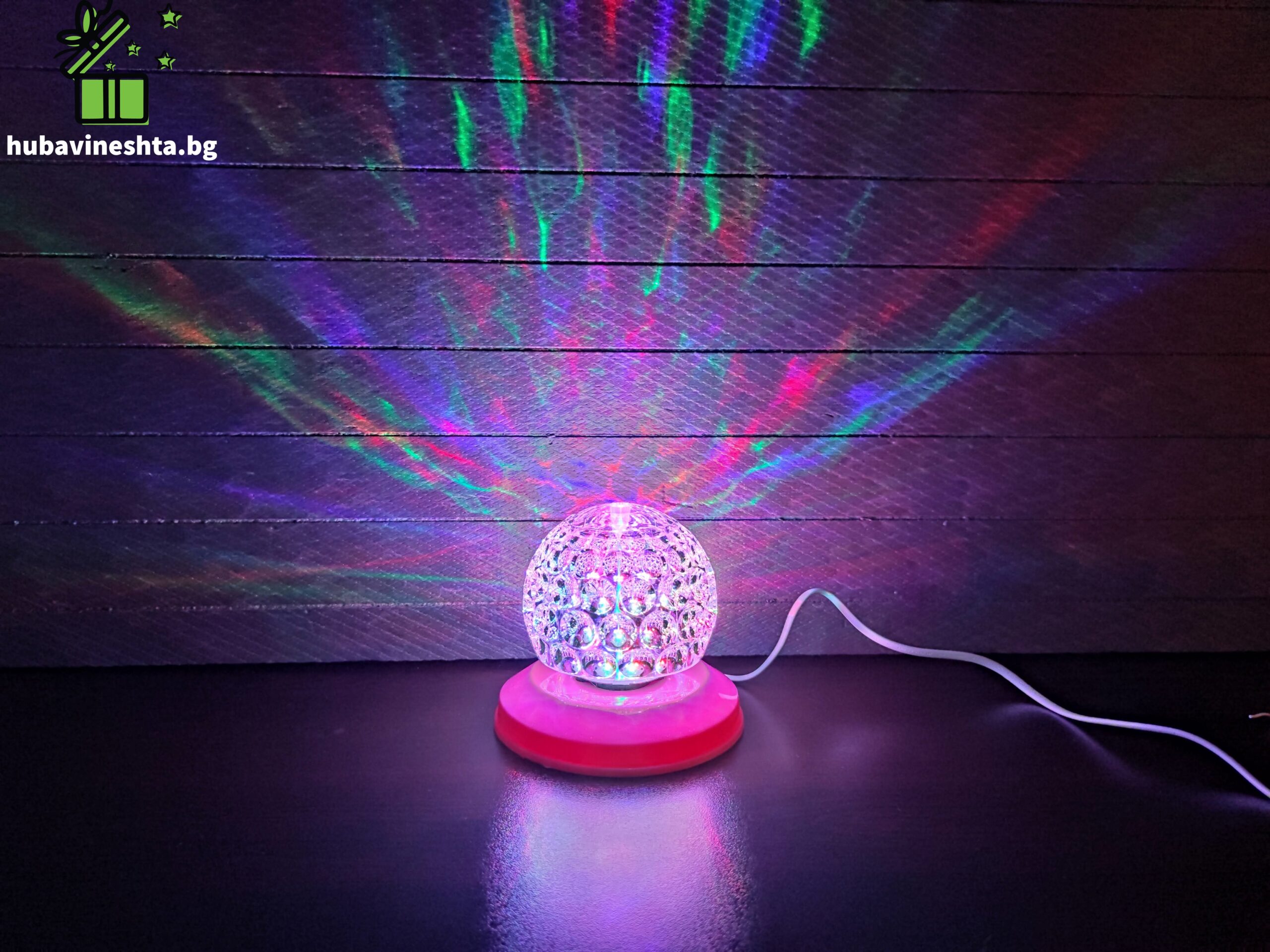 лампа диско топка.1 scaled ВЪРТЯЩА СЕ LED ДИСКО ТОПКА Въртяща се LED диско топка- розова