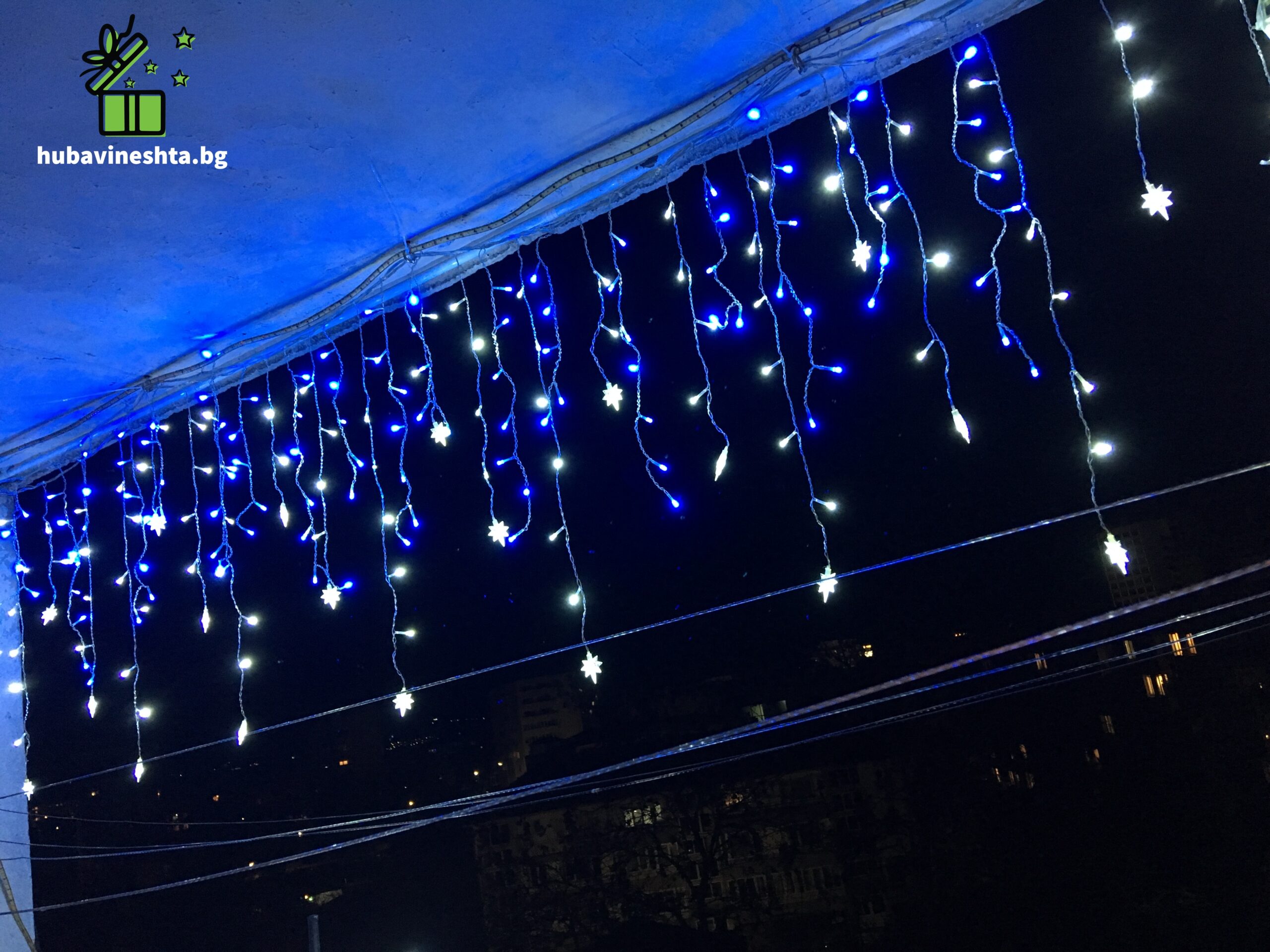 светещ гирлян падащ.1 scaled КОЛЕДЕНИ LED 'ПАДАЩИ' ЛАМПИЧКИ - СНЕЖИНКИ Коледени LED 'Падащи' лампички- снежинки